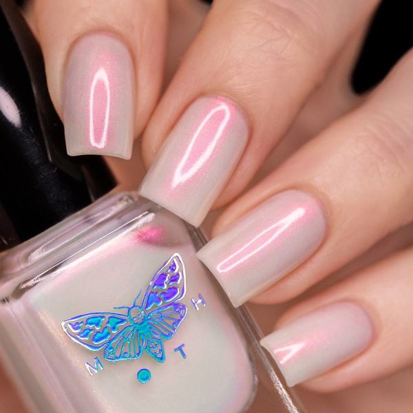 Унесенные призраками в коллекции лаков от Moth