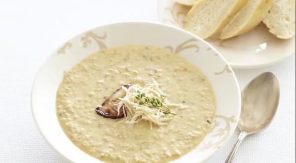 Сливочный суп с курицей и грибами