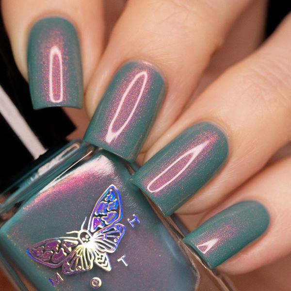 Унесенные призраками в коллекции лаков от Moth