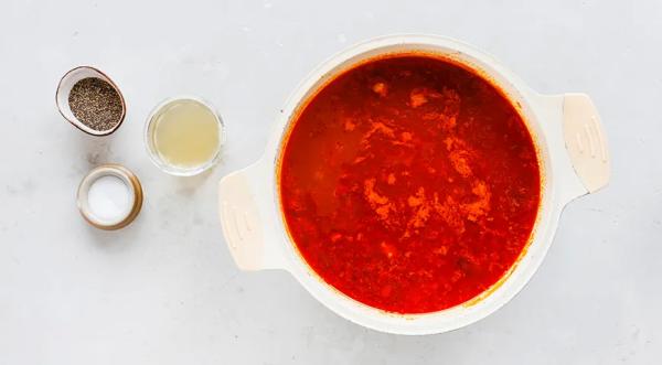 Рассольник с маринованными огурцами и перловкой